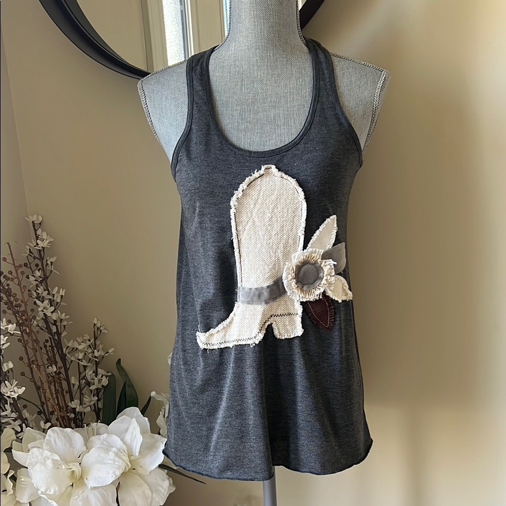 Lost Petal Linens Heathered Gray Tank Top with Boot Design.  Size Medium